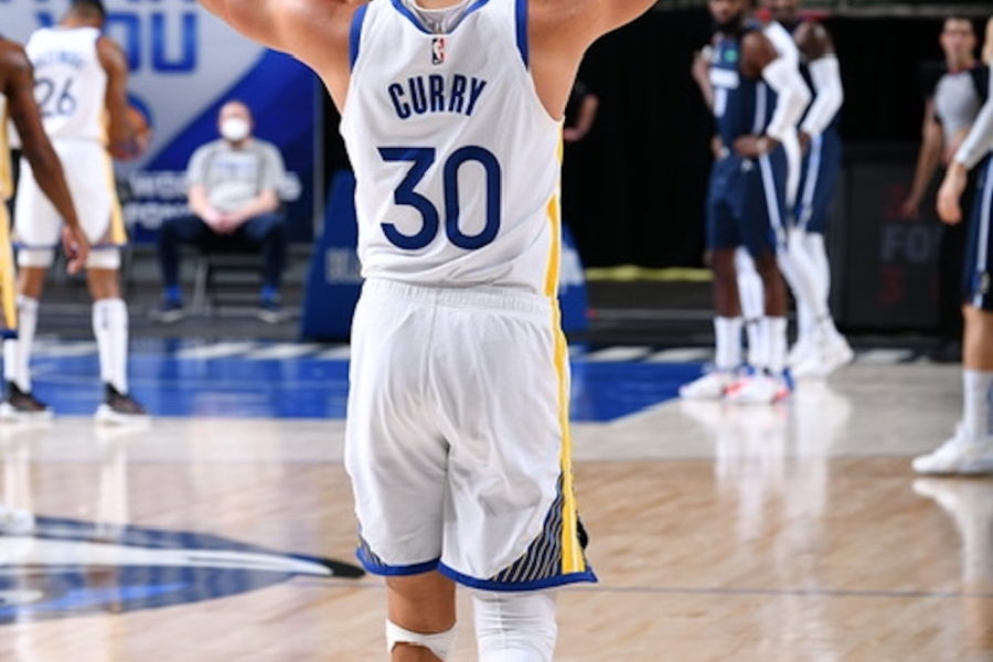 Curry’s big night not enough in Warriors loss to Mavericks