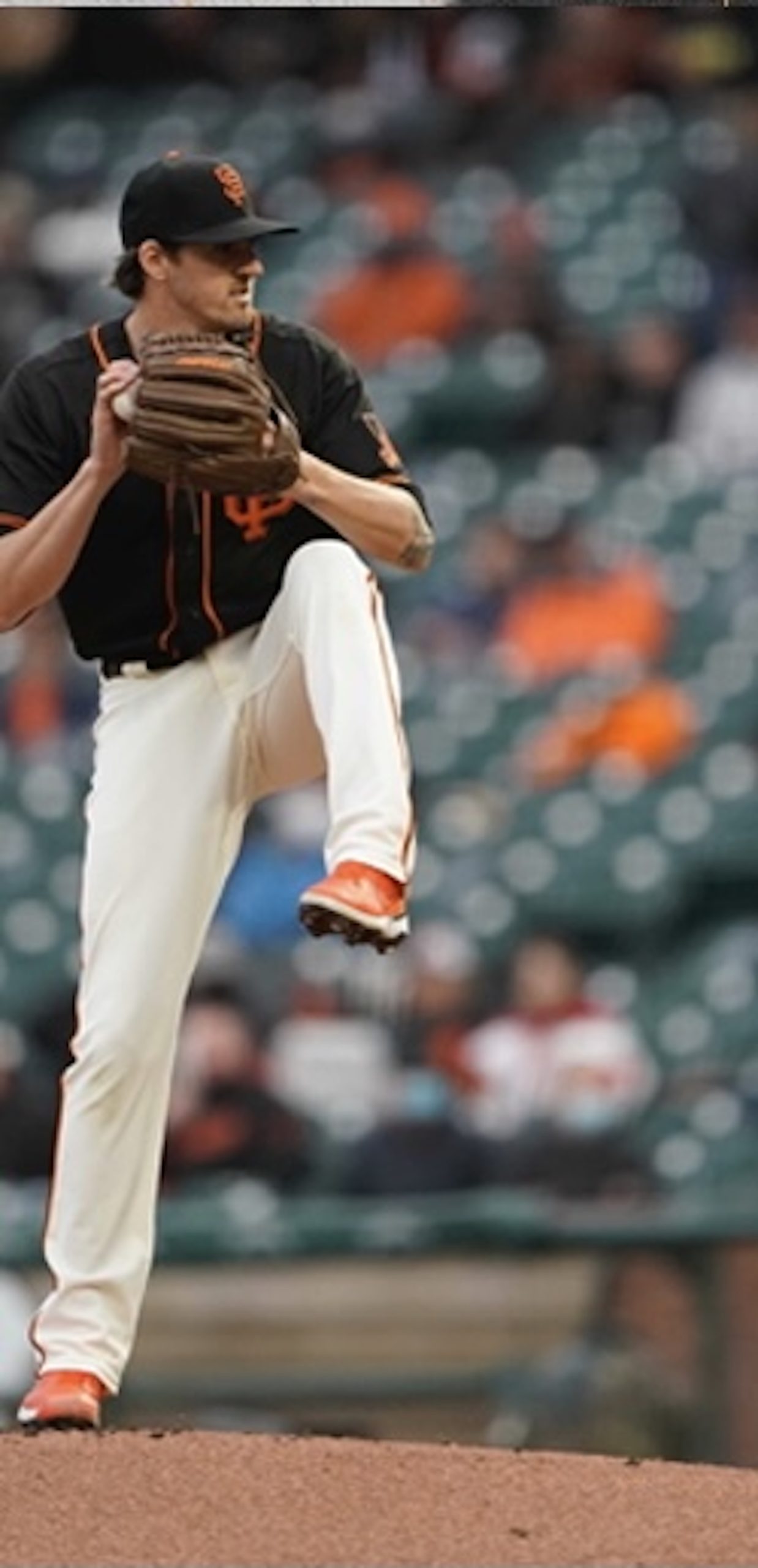 Gausman K’s 11, Giants lose to Marlins in late rally