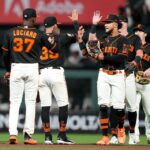 A late error on Max Muncy leads to a Giants win