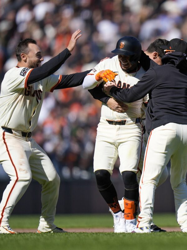 Hicks sharp in Giants walk-off win over the Padres