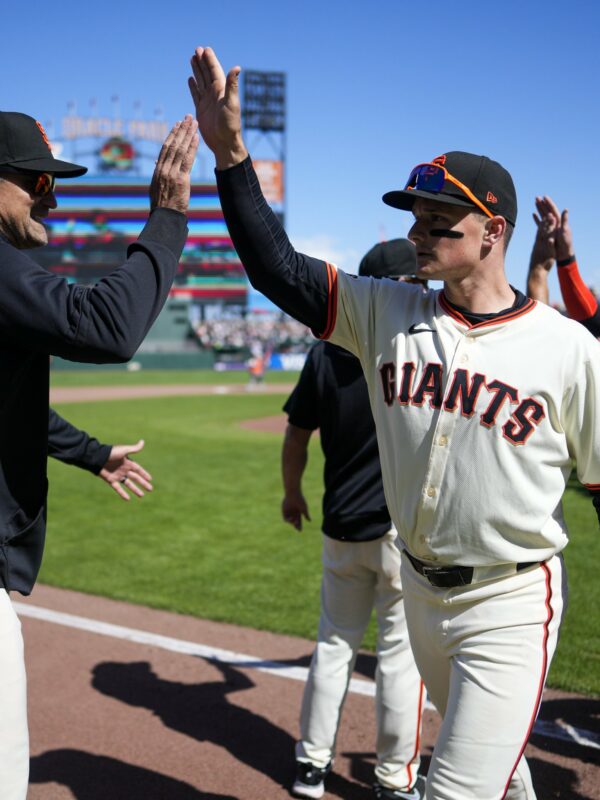 Giants win the game and series against the Padres